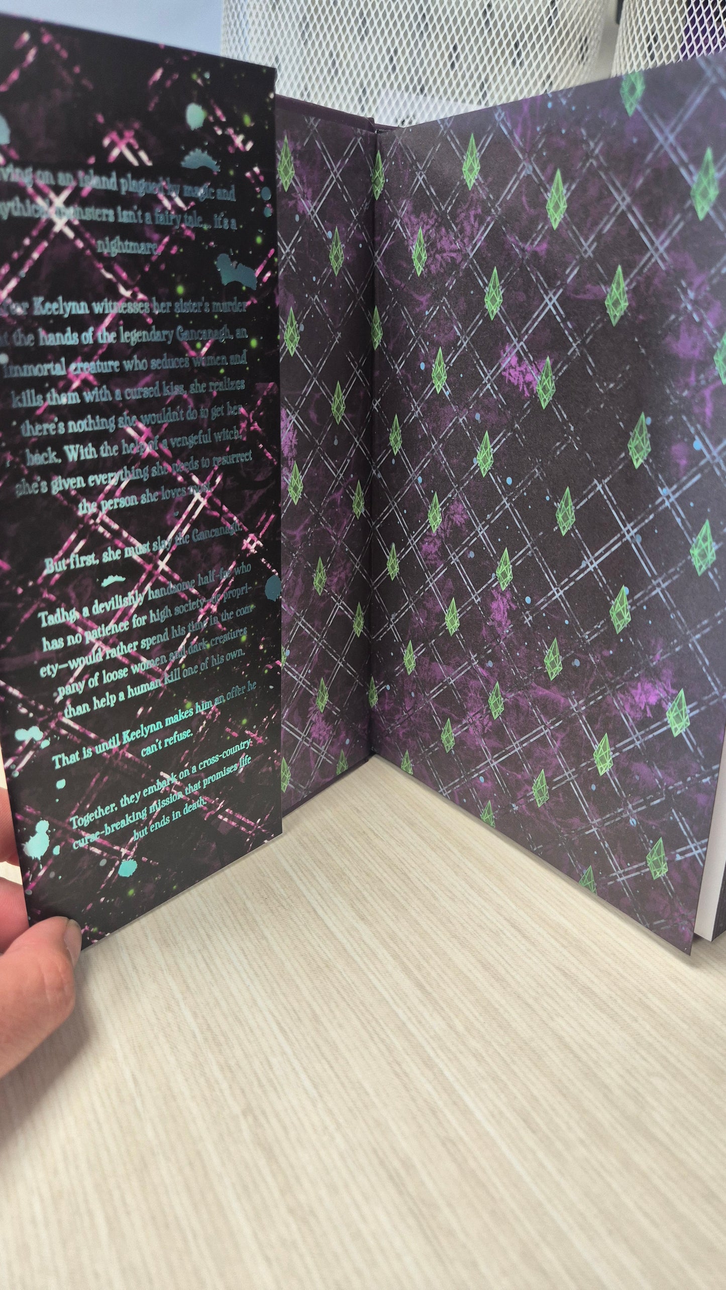 A Cursed Kiss - Jenny Hickman - Signed Fable Edition