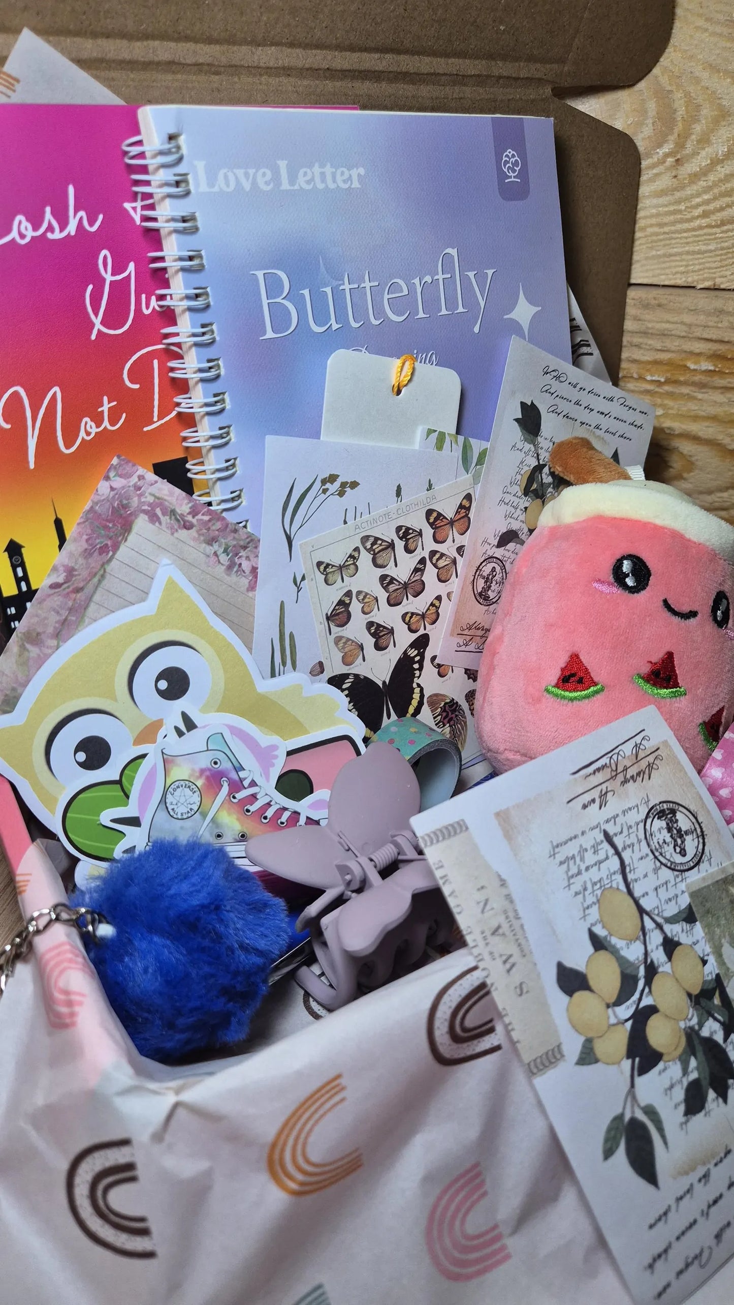 Young Adult Crafters and Bookworms │ Journal Box with a book