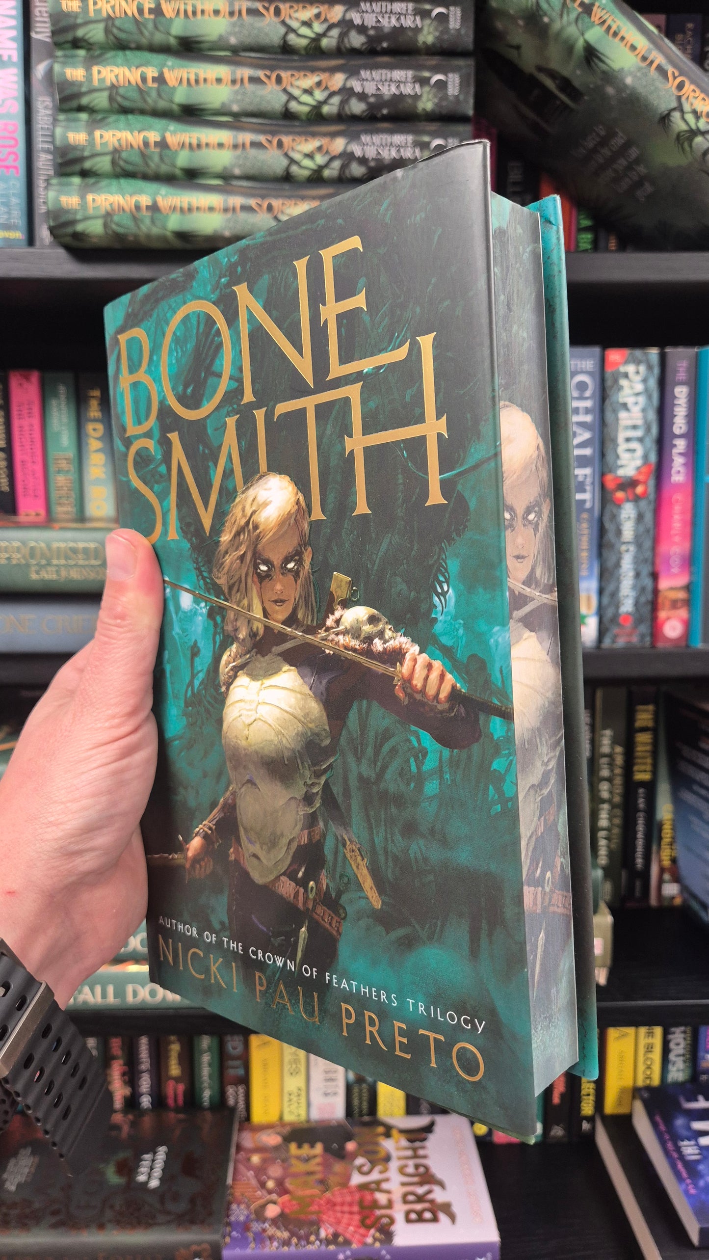 Bonesmith - Nicki Pao Preto