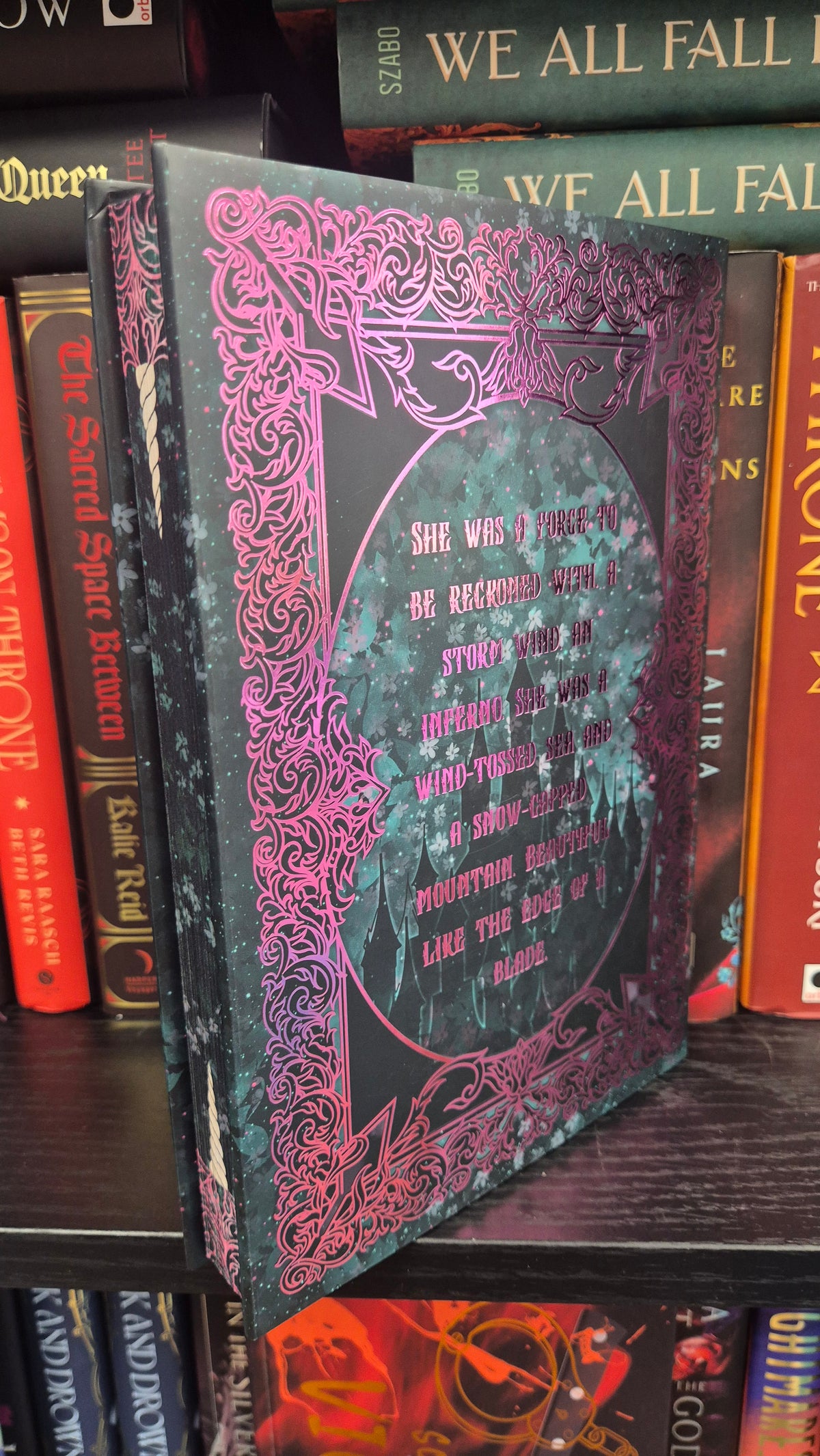 A Throne of Shadows – Fabled Edition
Tessonja Odette
