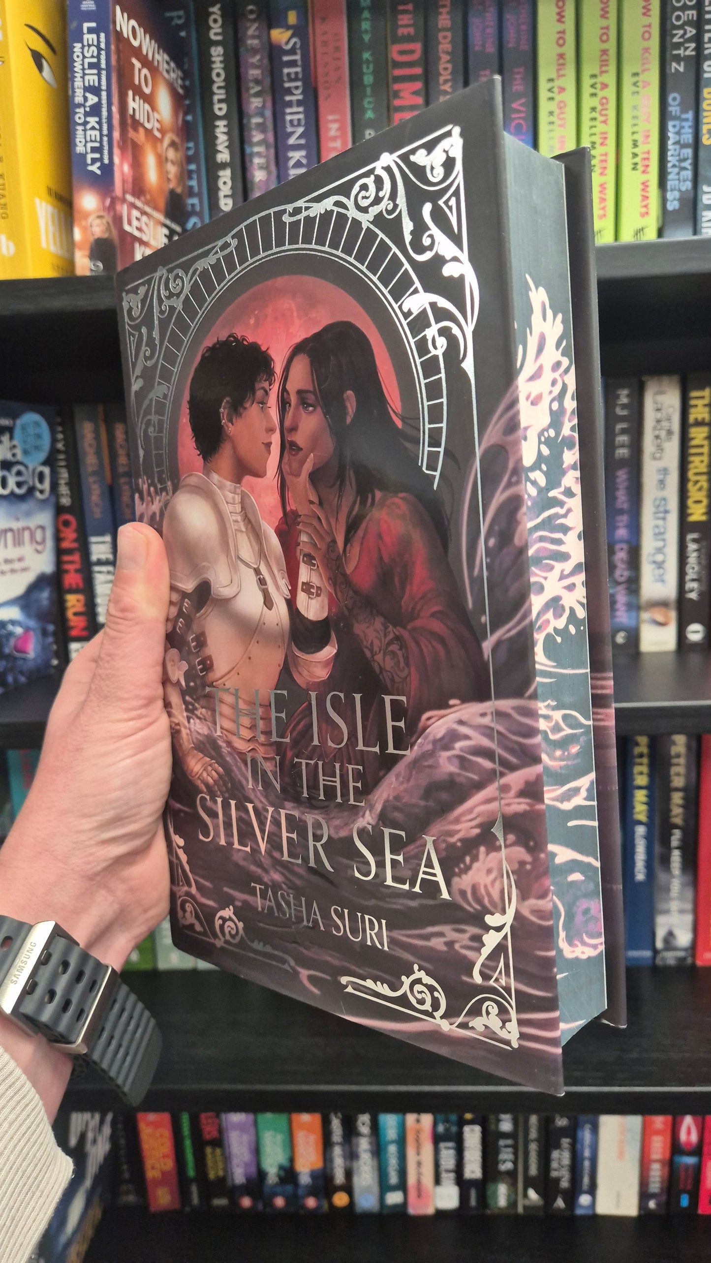 The Isle In The Silver Sea - Tasha Suri - Illumicrate