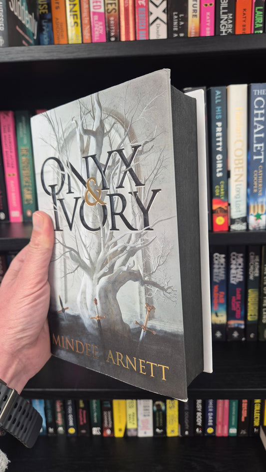 Onyx & Ivory - Mindee Arnett