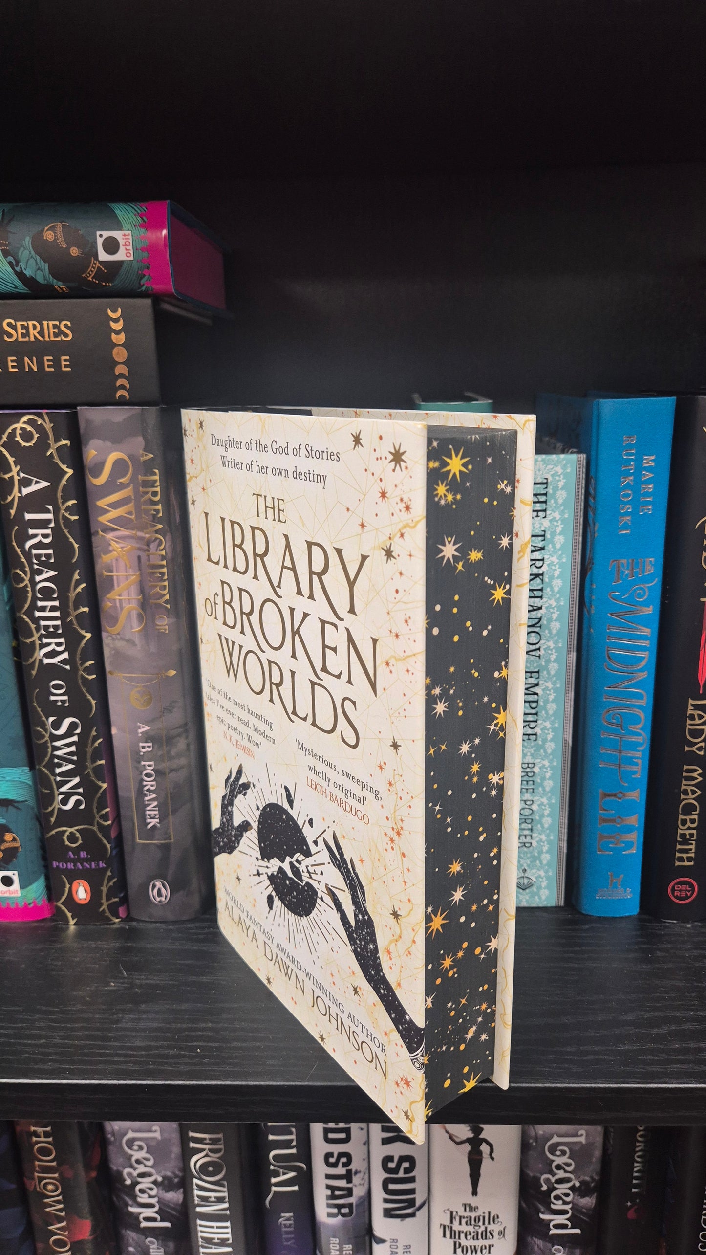 The Library of Broken Worlds \ Alaya Dawn Johnson